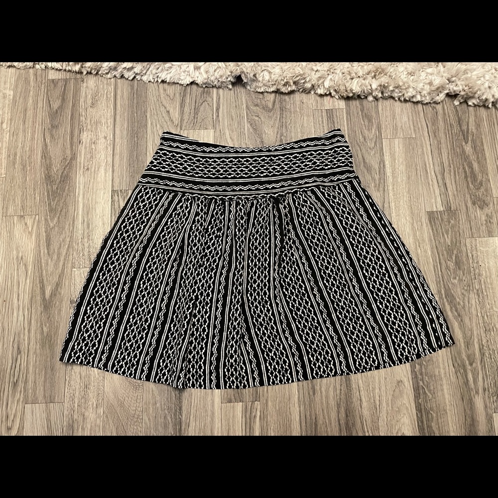 Madewell Skyline Flowy A-Line Skirt - Tribal Wave Print - 100% Silk - SIZE 2